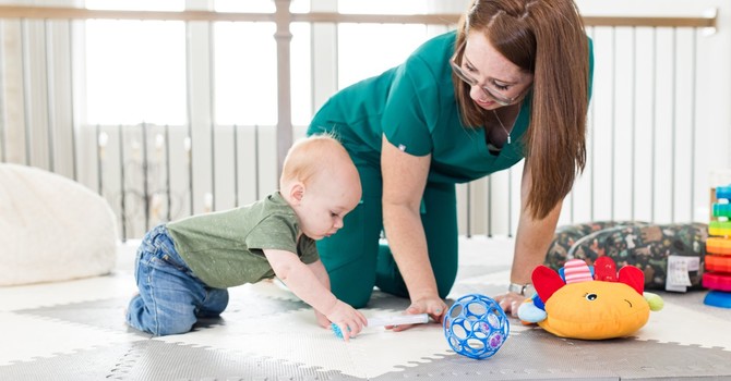 HELP YOUR BABY TRANSITION TO HANDS-AND-KNEES CRAWLING